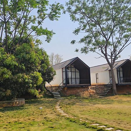 Aura Farms - Private Pool Cottages Rāmanagaram Esterno foto