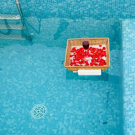 Aura Farms - Private Pool Cottages Rāmanagaram Esterno foto
