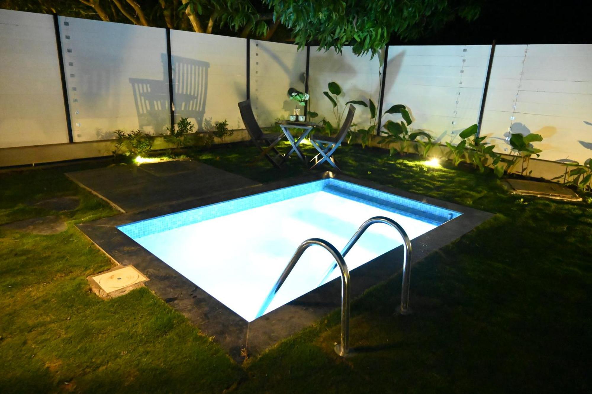 Aura Farms - Private Pool Cottages Rāmanagaram Esterno foto