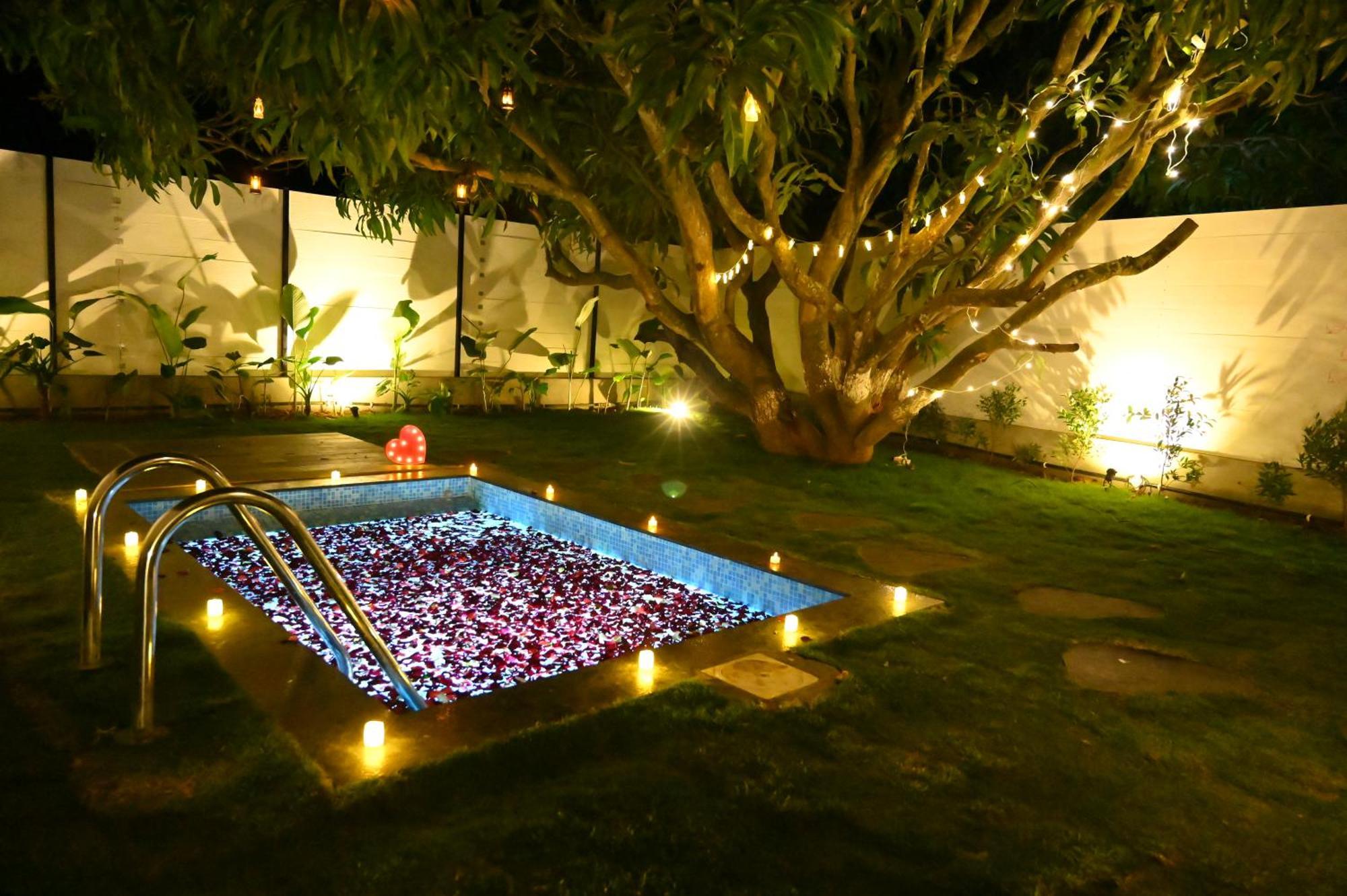 Aura Farms - Private Pool Cottages Rāmanagaram Esterno foto