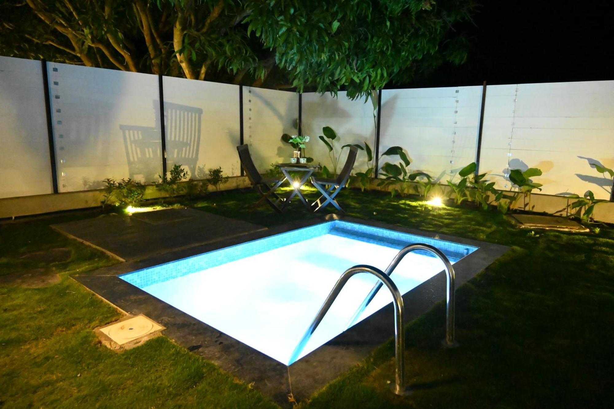 Aura Farms - Private Pool Cottages Rāmanagaram Esterno foto