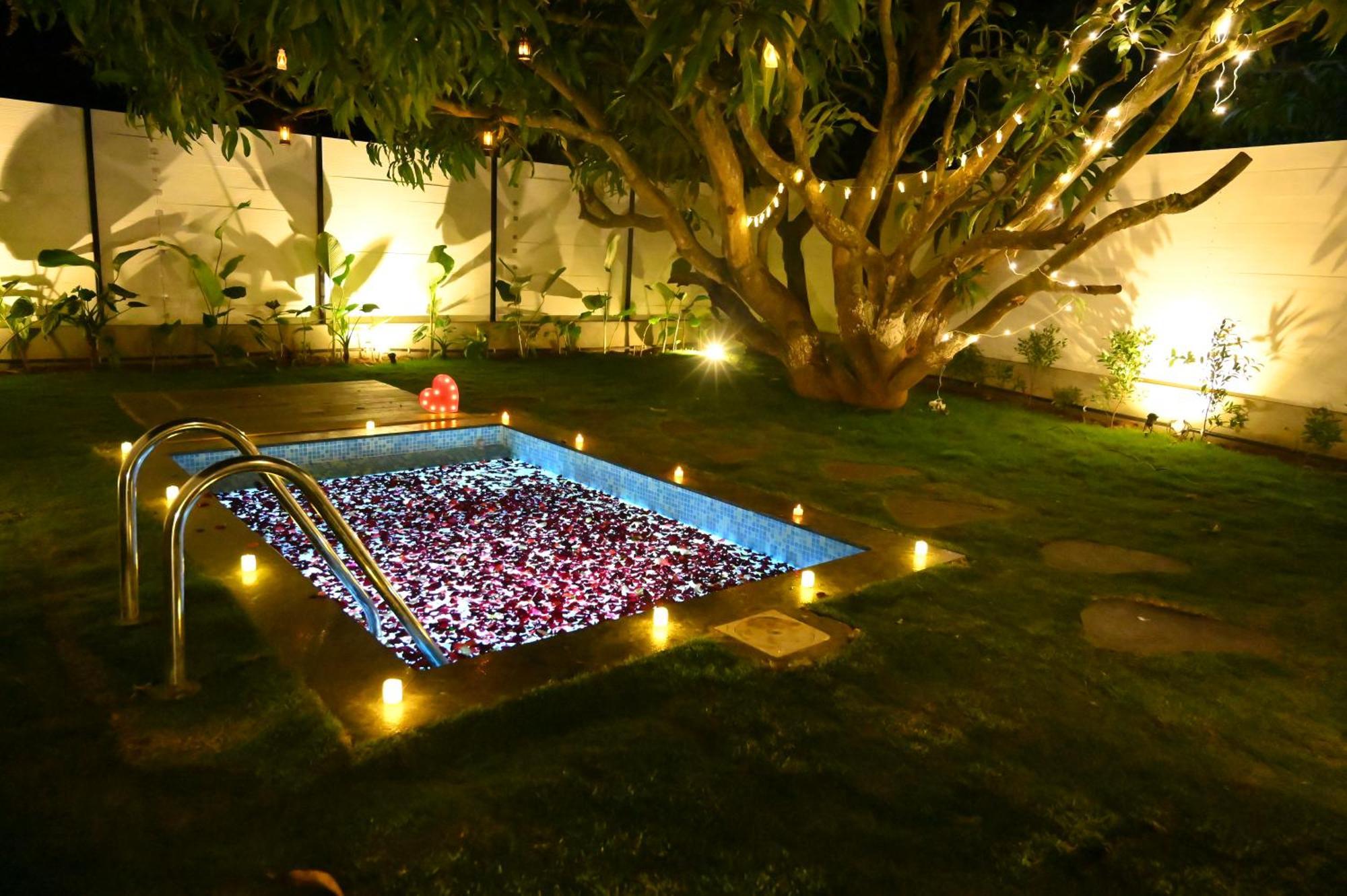 Aura Farms - Private Pool Cottages Rāmanagaram Esterno foto