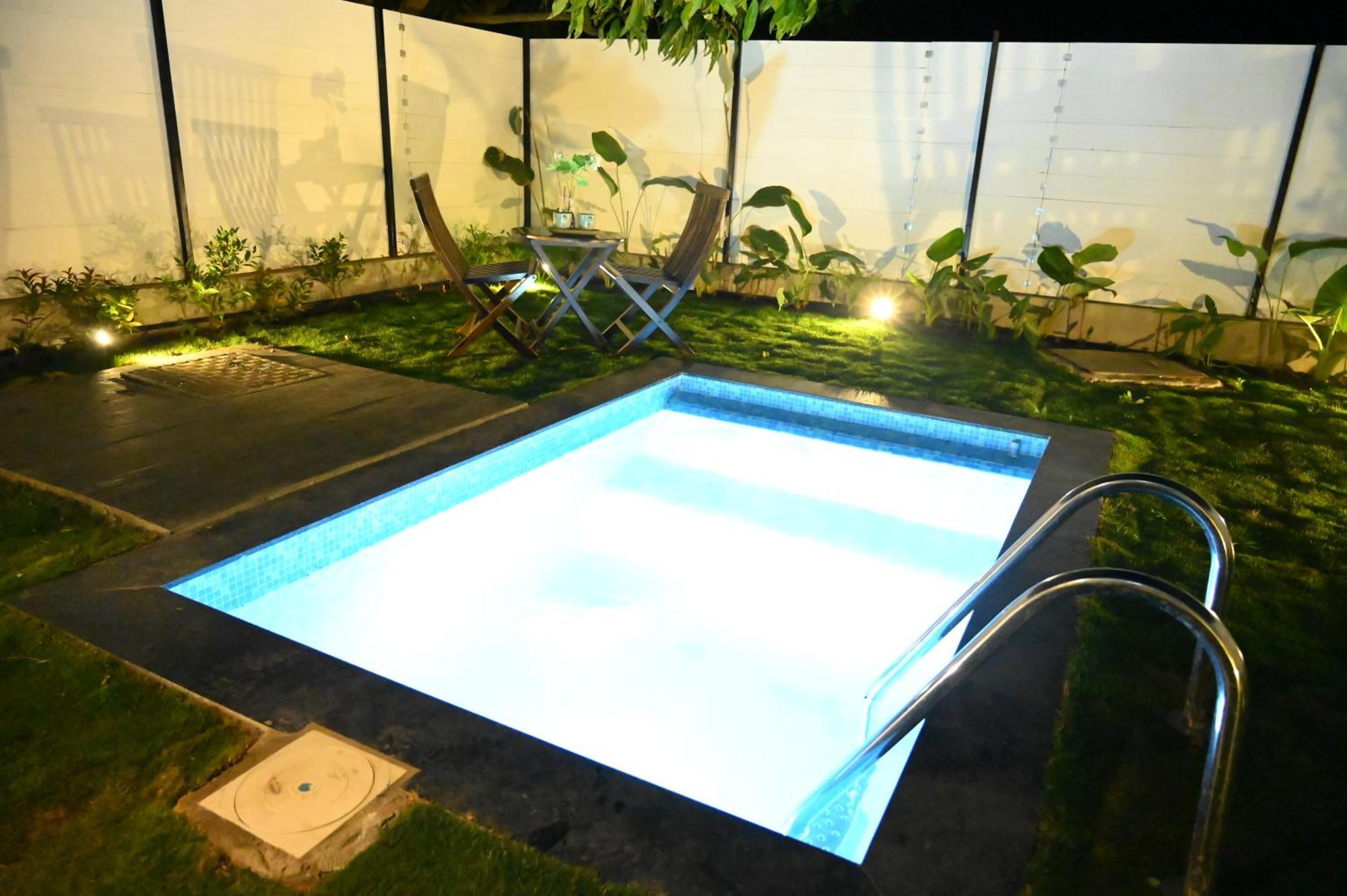 Aura Farms - Private Pool Cottages Rāmanagaram Esterno foto