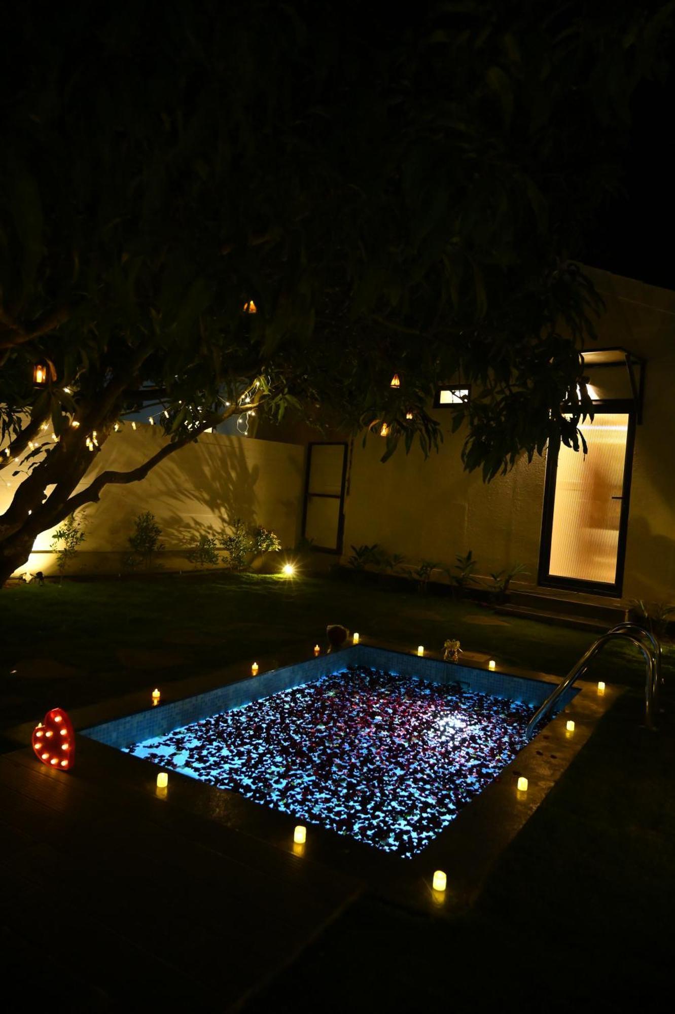 Aura Farms - Private Pool Cottages Rāmanagaram Esterno foto