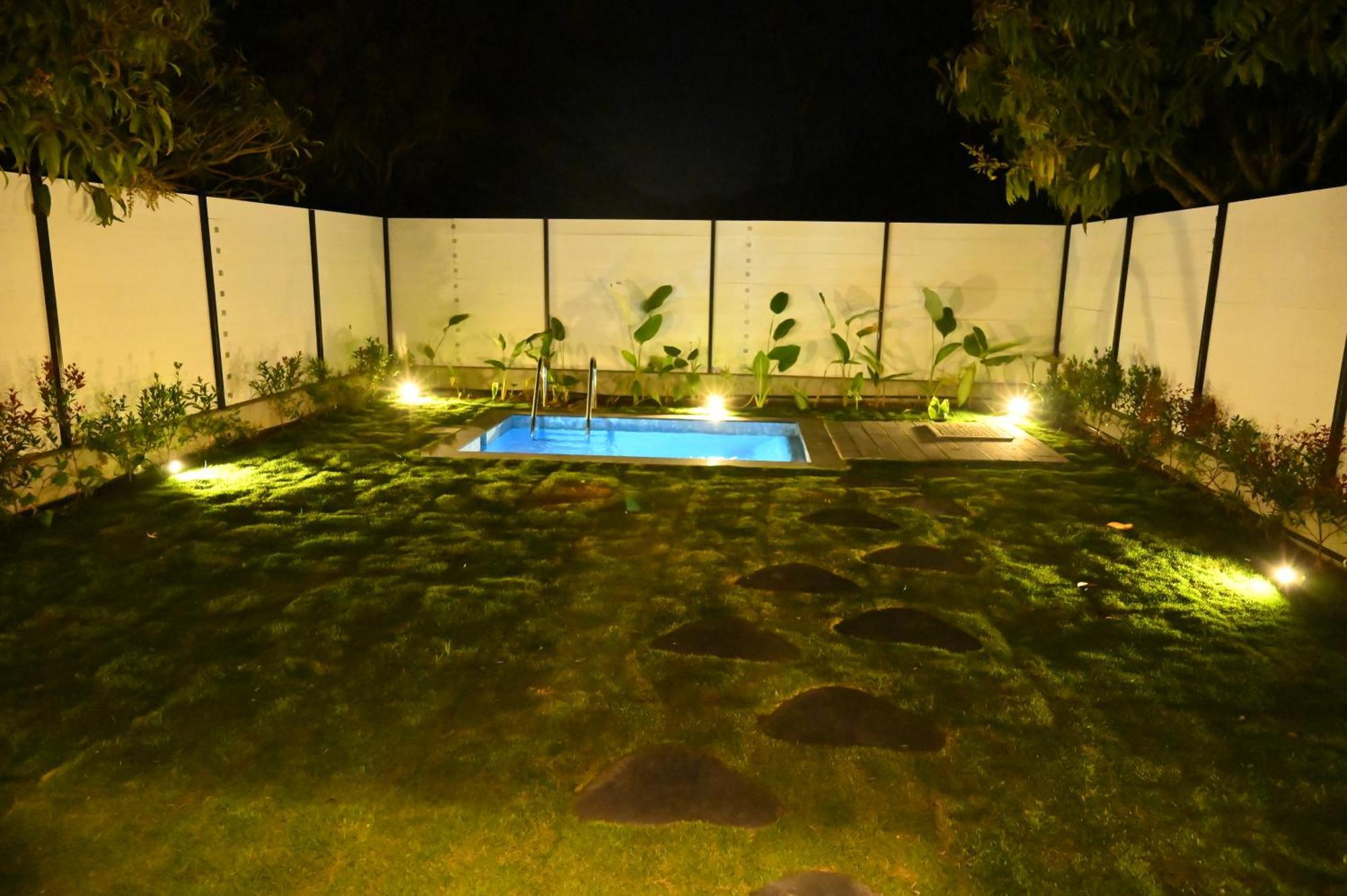 Aura Farms - Private Pool Cottages Rāmanagaram Esterno foto