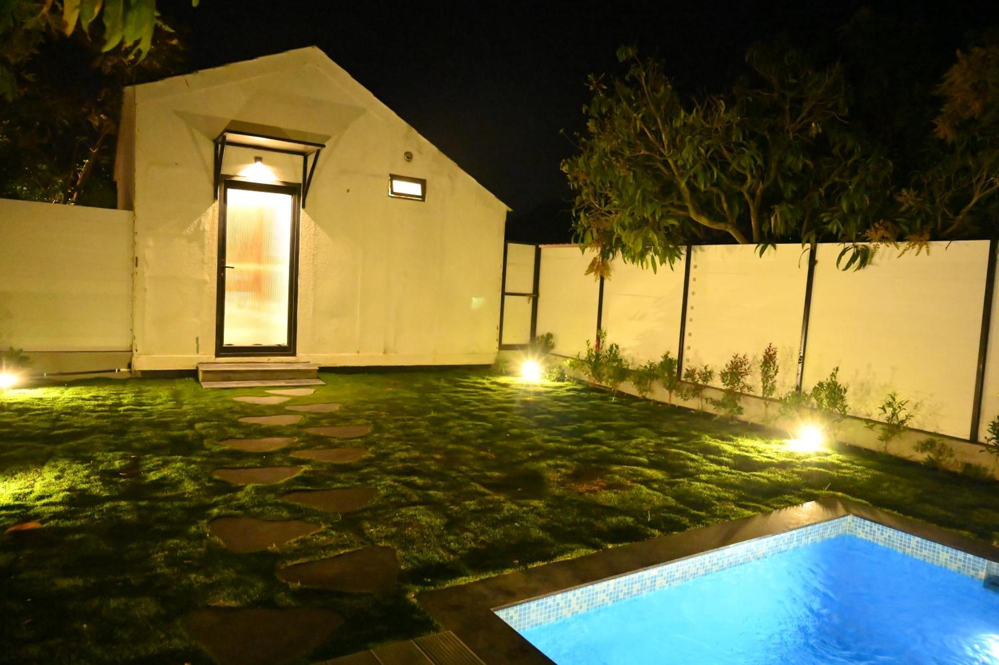 Aura Farms - Private Pool Cottages Rāmanagaram Esterno foto