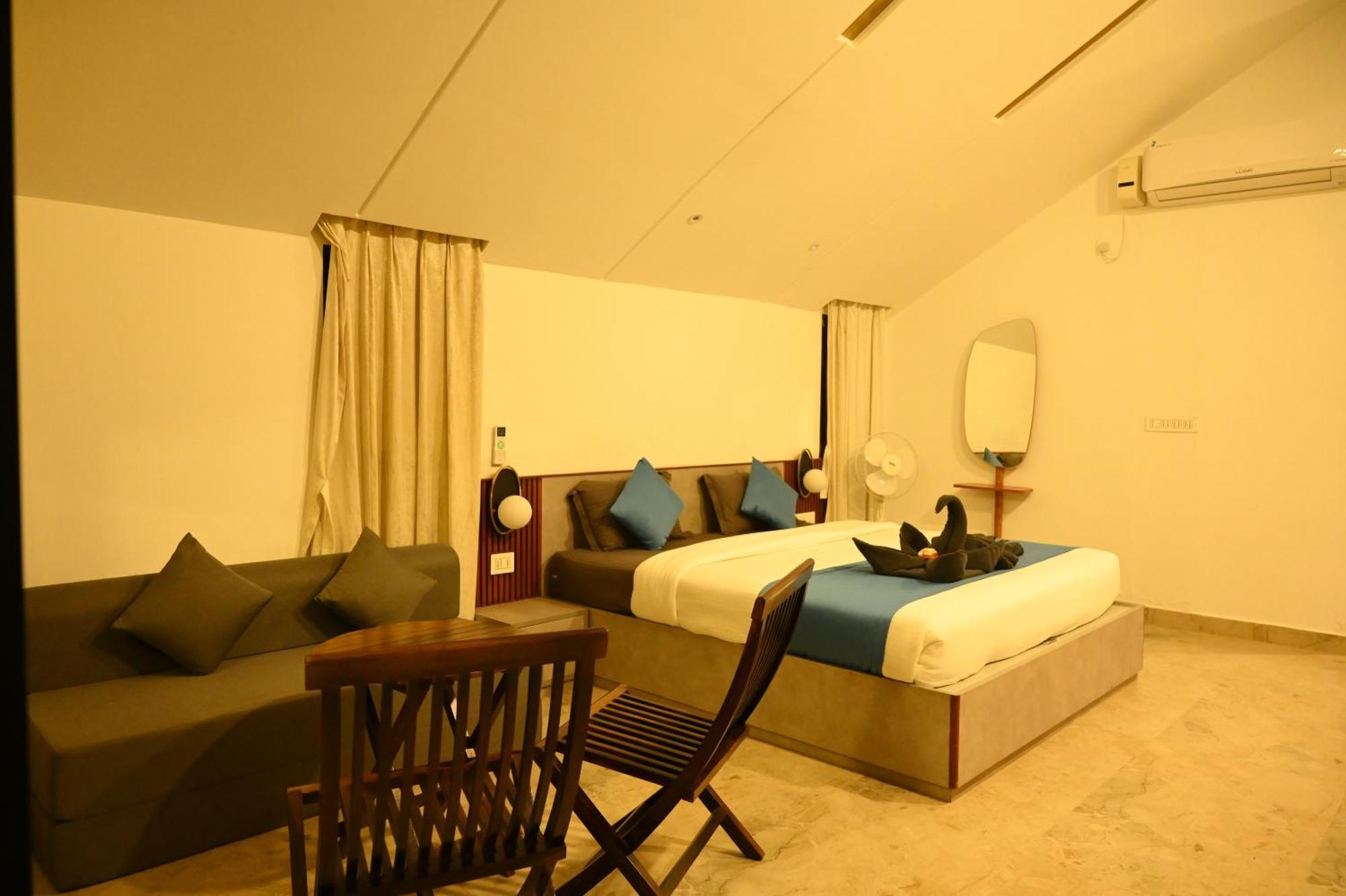 Aura Farms - Private Pool Cottages Rāmanagaram Esterno foto