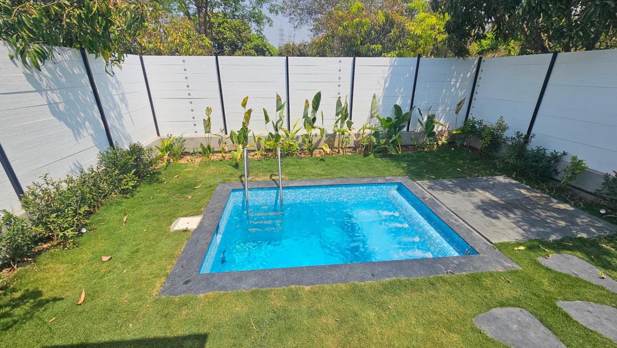 Aura Farms - Private Pool Cottages Rāmanagaram Esterno foto