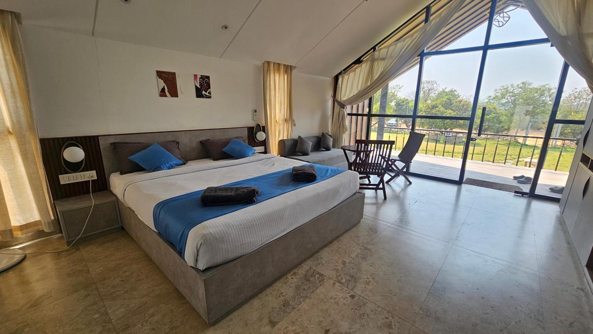 Aura Farms - Private Pool Cottages Rāmanagaram Esterno foto