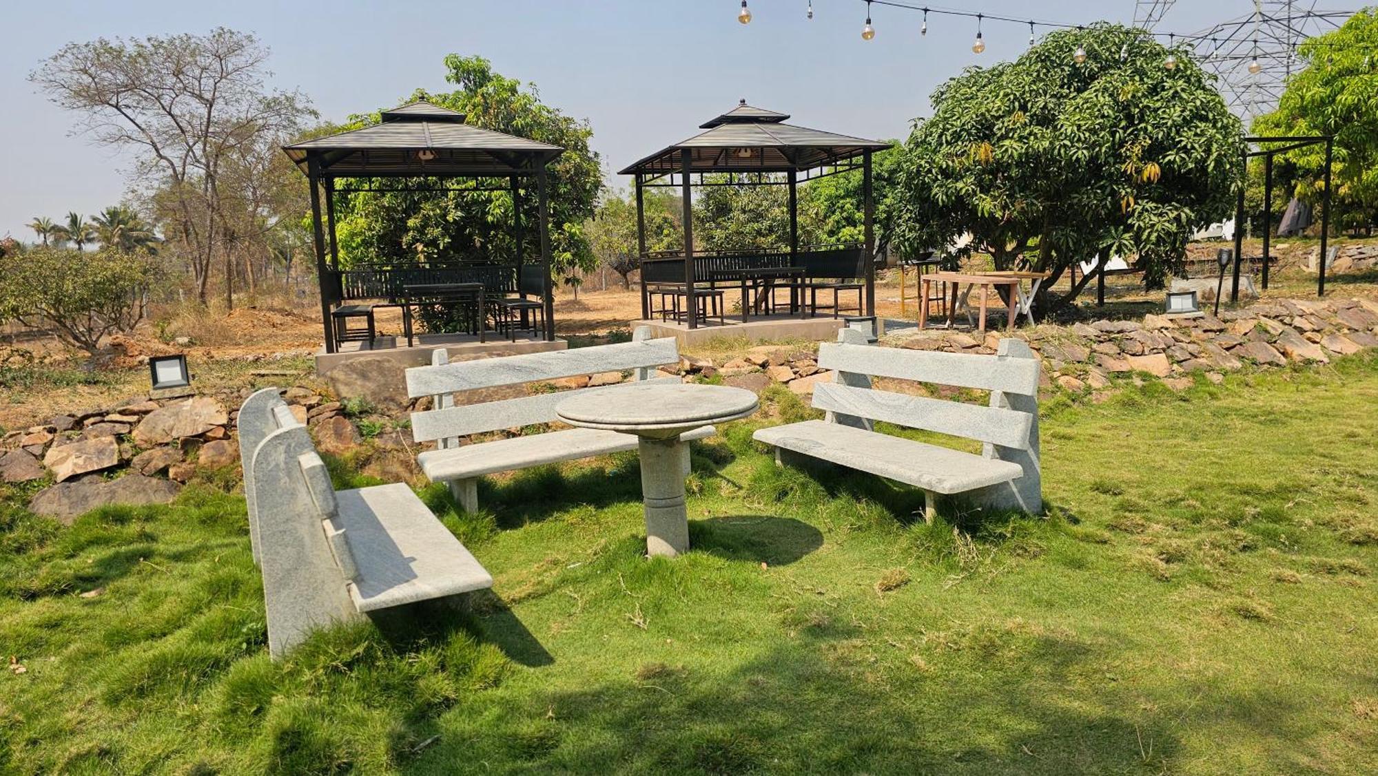 Aura Farms - Private Pool Cottages Rāmanagaram Esterno foto