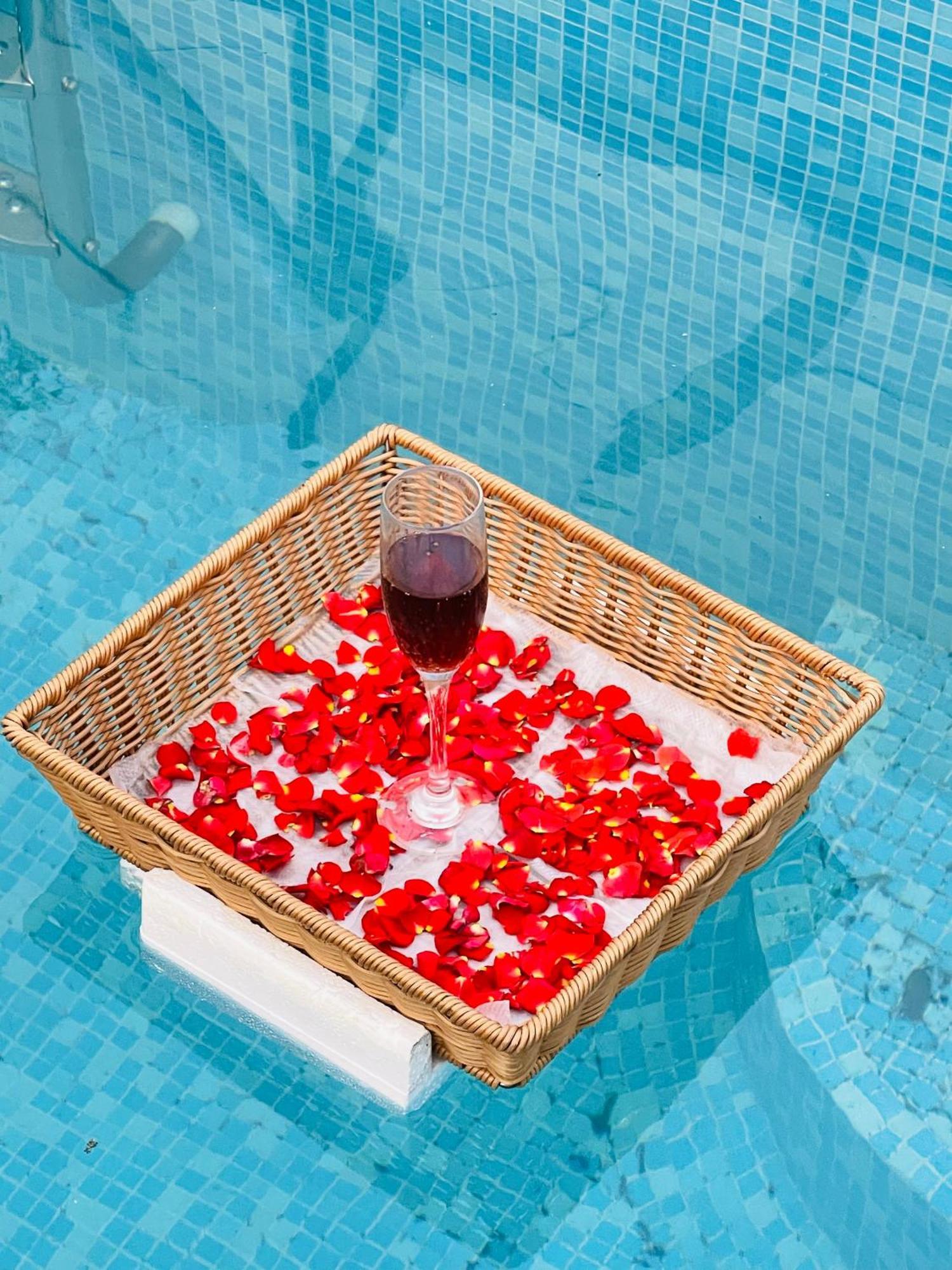 Aura Farms - Private Pool Cottages Rāmanagaram Esterno foto