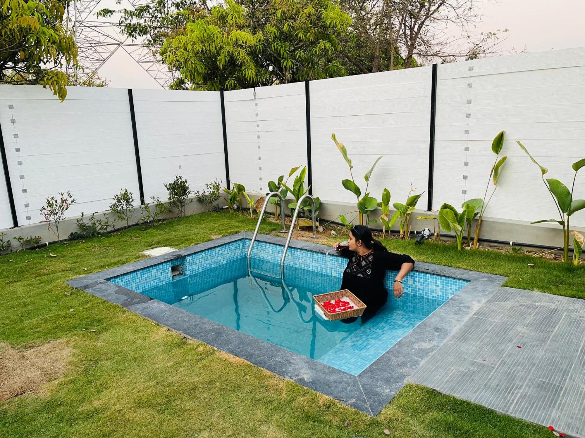 Aura Farms - Private Pool Cottages Rāmanagaram Esterno foto