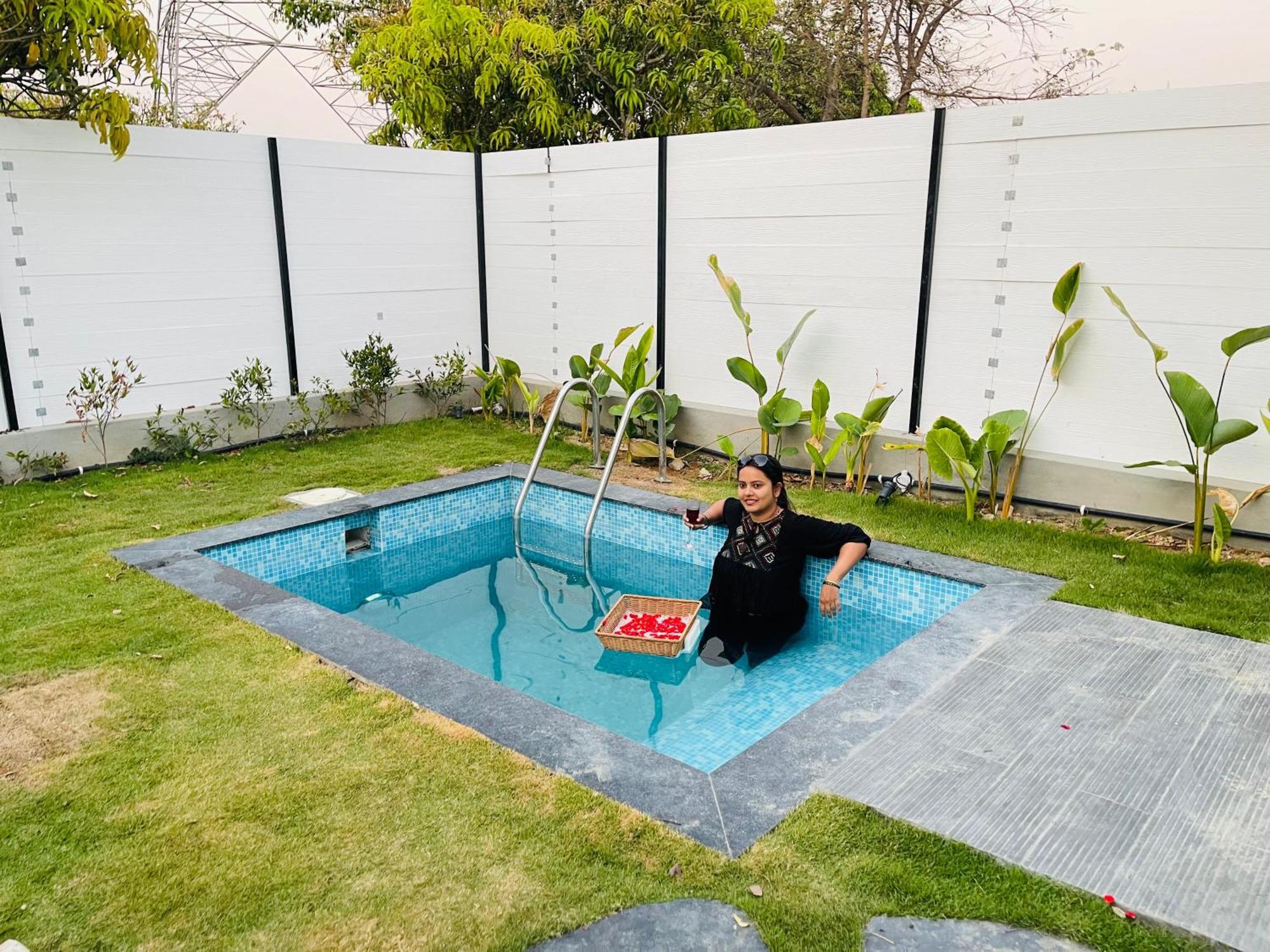 Aura Farms - Private Pool Cottages Rāmanagaram Esterno foto