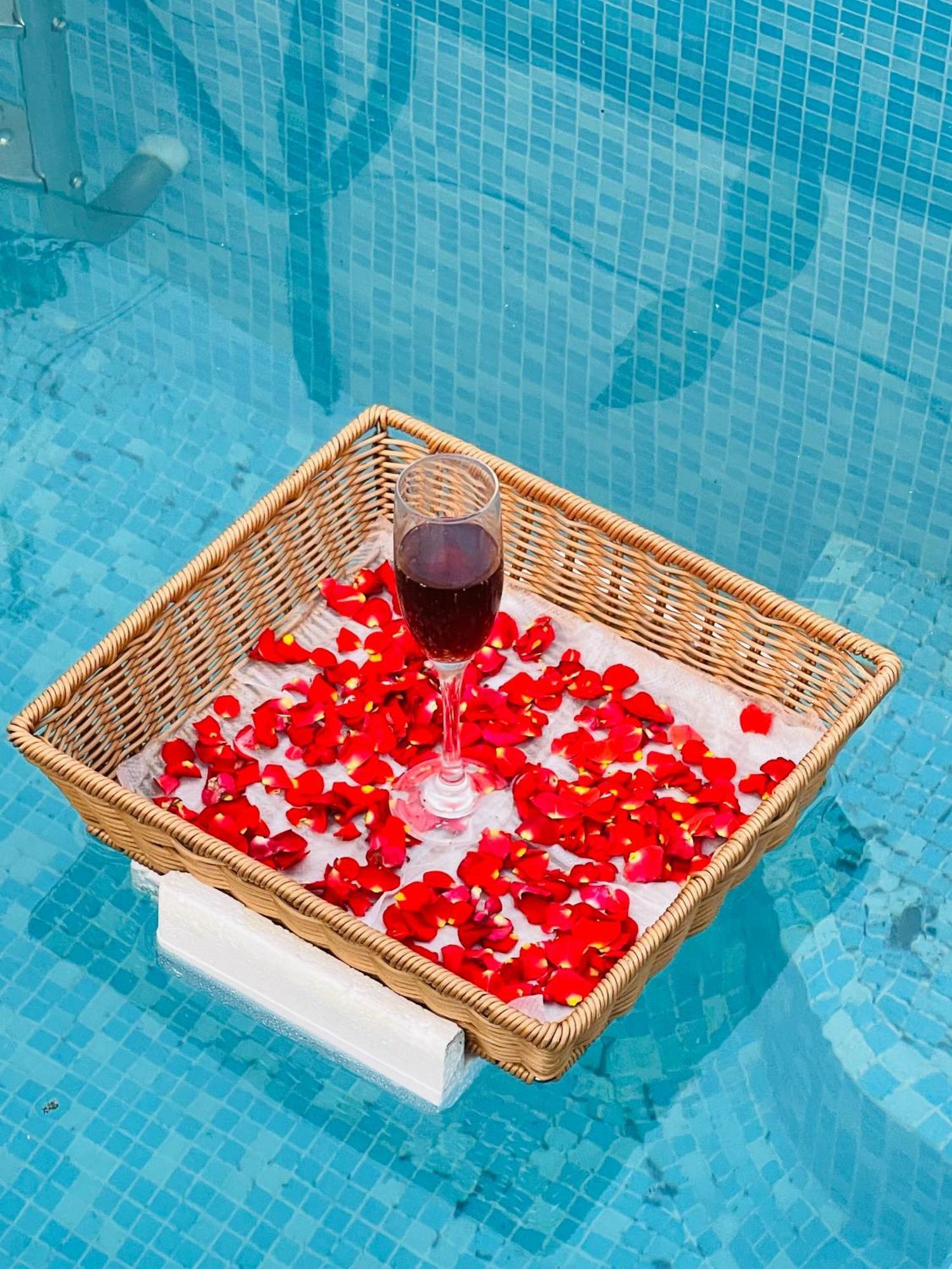 Aura Farms - Private Pool Cottages Rāmanagaram Esterno foto